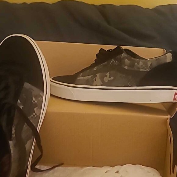Brand new mens black vans running shoes - Picture 1 of 1